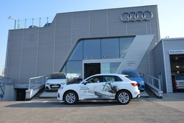 2019 október- Érdi Mária szponzori autóátadás