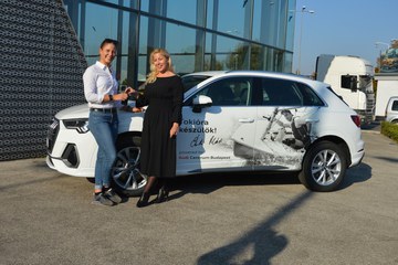 2019 október- Érdi Mária szponzori autóátadás