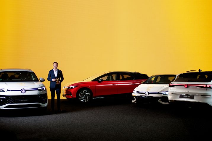 Történelmi siker:  a Volkswagen az első gyártóként négy modelljéért kapta meg az „Arany Kormánykerék” elismerést