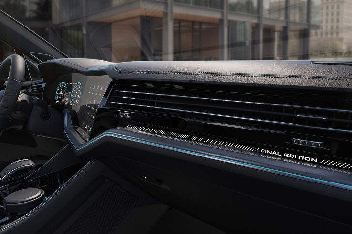 A Touareg „FINAL EDITION” megvilágított dekorjának látványa.